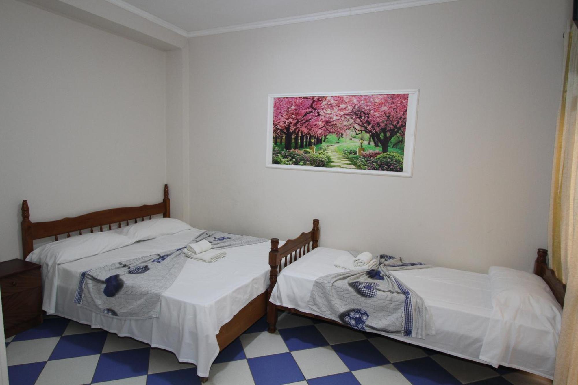 Kompleksi Eli Guest House ดูร์เรส ภายนอก รูปภาพ