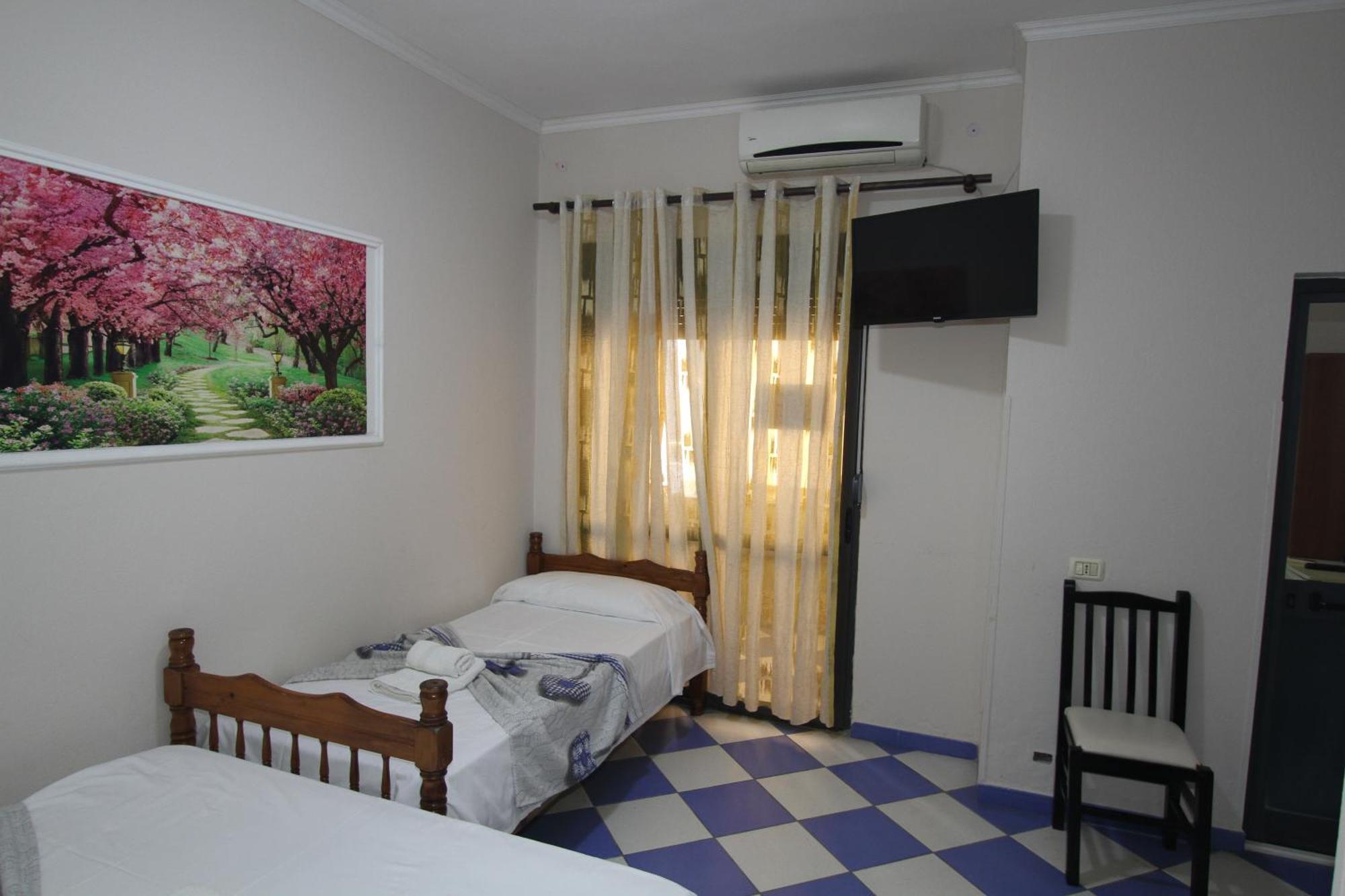 Kompleksi Eli Guest House ดูร์เรส ภายนอก รูปภาพ