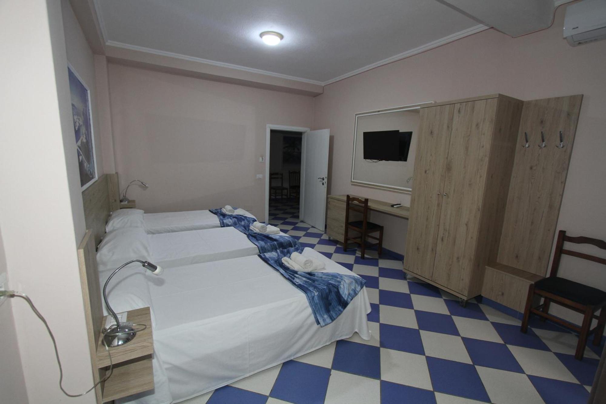 Kompleksi Eli Guest House ดูร์เรส ภายนอก รูปภาพ