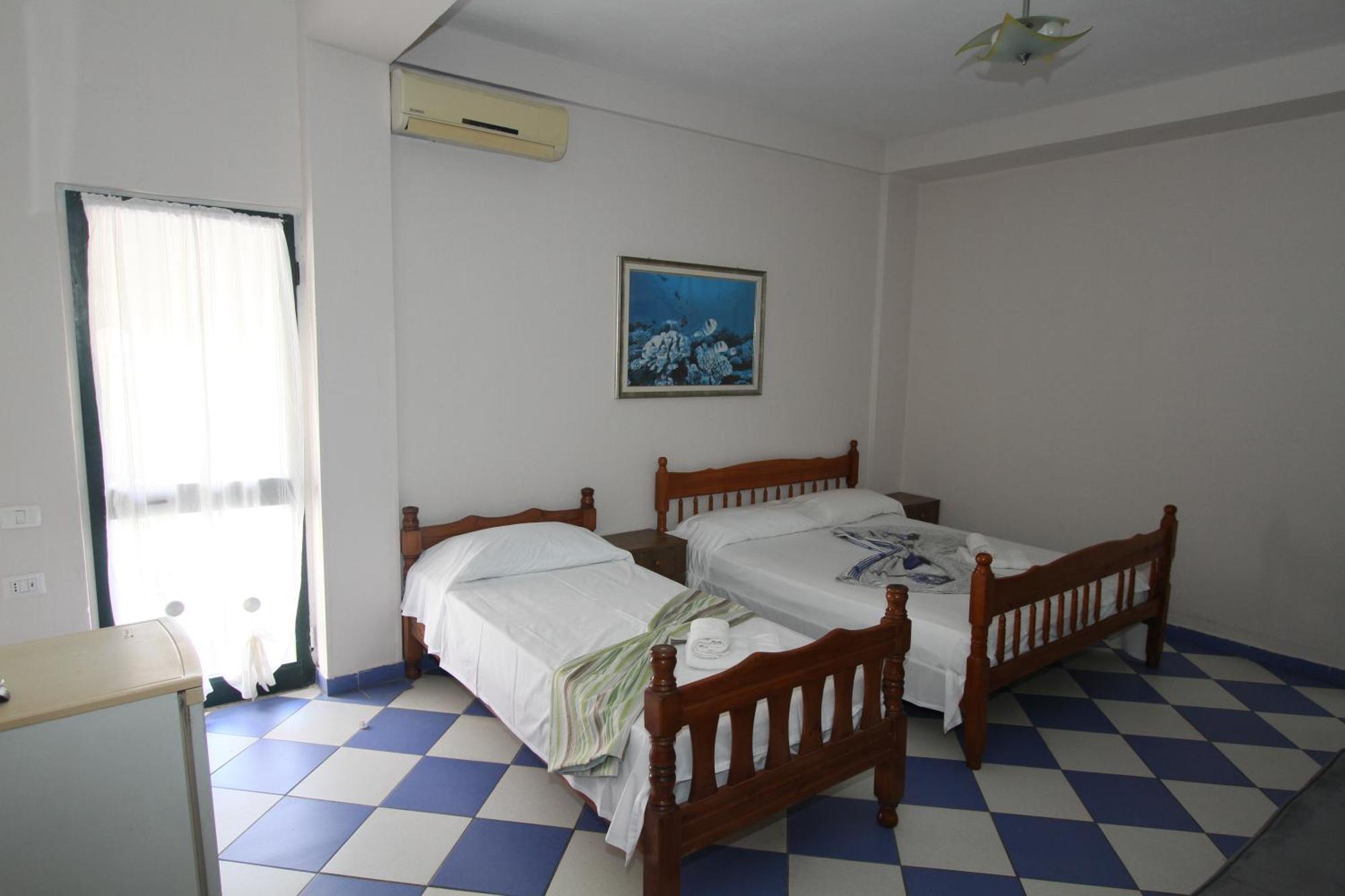 Kompleksi Eli Guest House ดูร์เรส ภายนอก รูปภาพ
