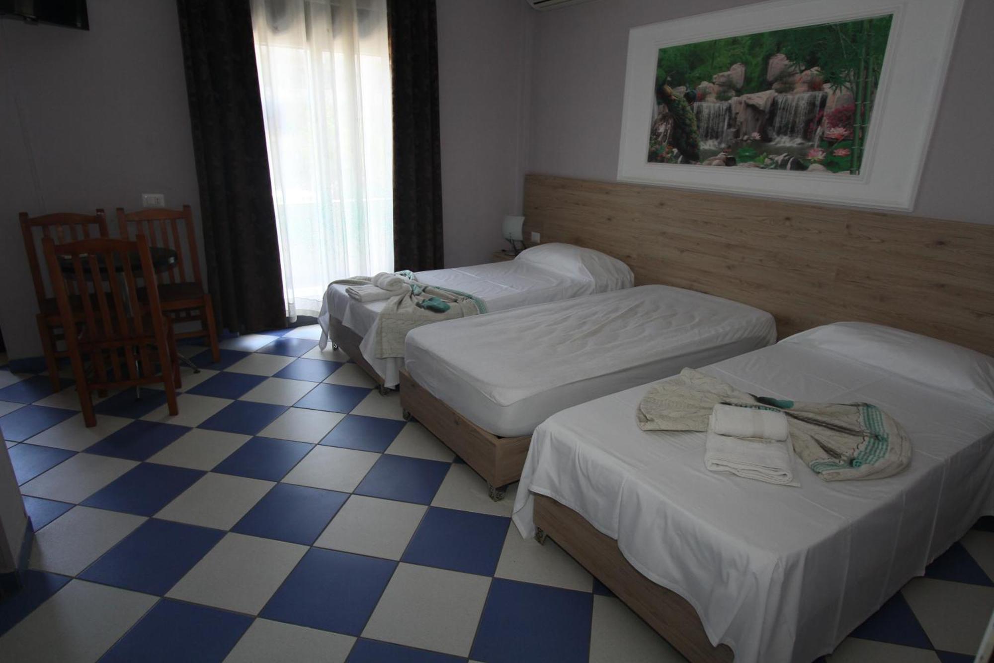 Kompleksi Eli Guest House ดูร์เรส ภายนอก รูปภาพ